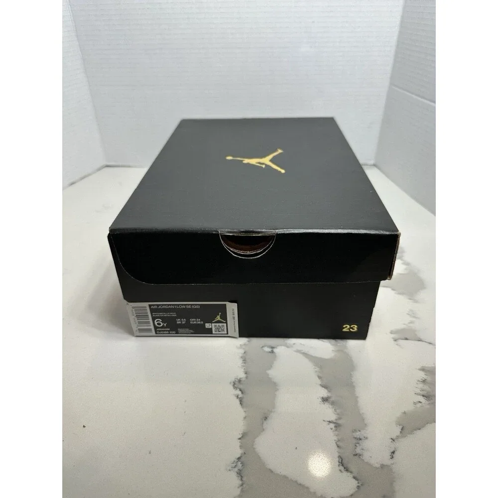 Jordan 1 low Spade size 6Y new & ready to ship Queen And king